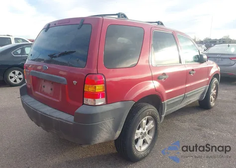 2005 Ford Escape Xlt from USA, damaged, VIN 1FMYU03105KD50764